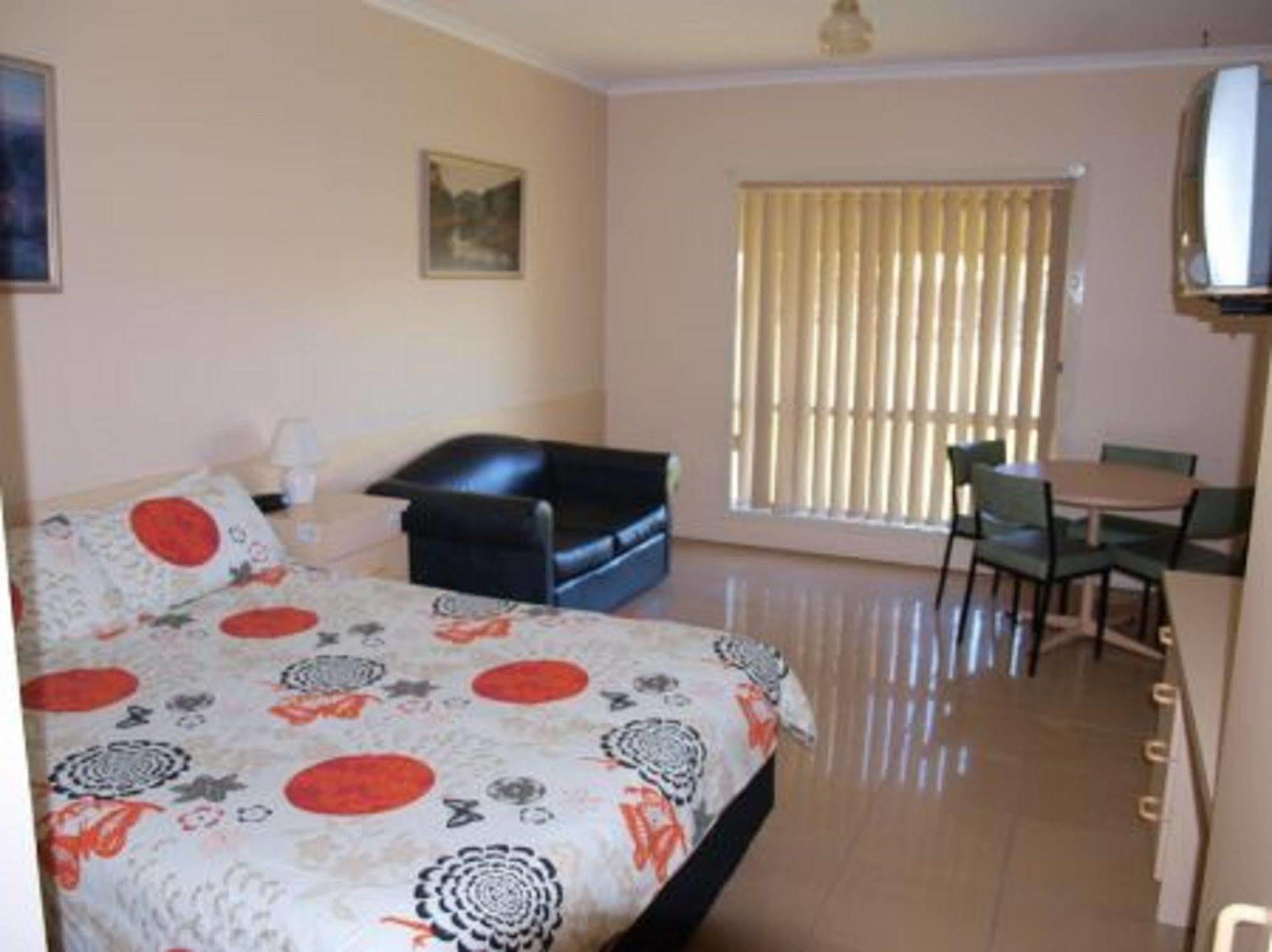 Sandhurst Motel Carrum Downs Екстер'єр фото