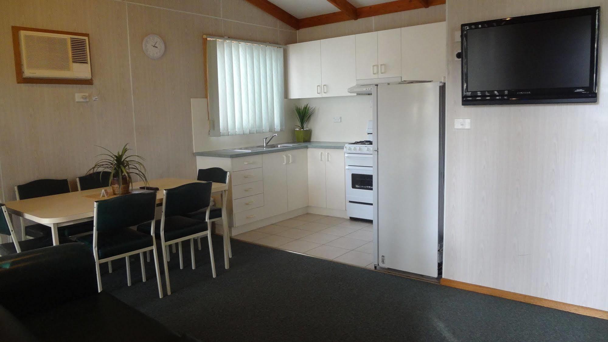 Sandhurst Motel Carrum Downs Екстер'єр фото